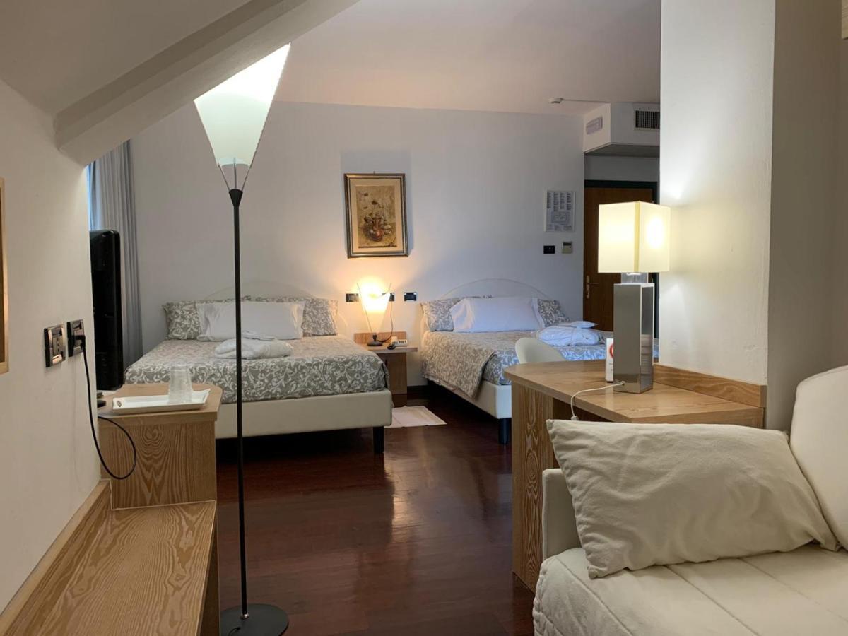 Hotel Logonovo Llido Degli Estensi Eksteriør billede